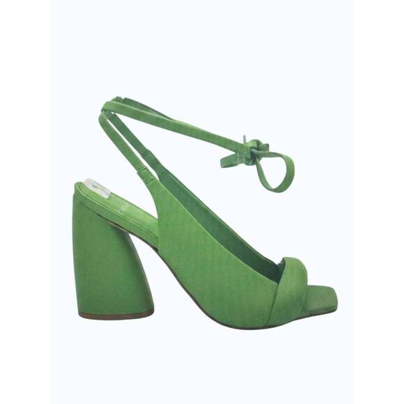 CARRANO Shoes - NEW CARRANO women's elora heels in green